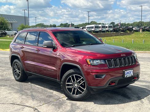 Used 2017 Jeep Grand Cherokee Trailhawk AWD/4WD image 5