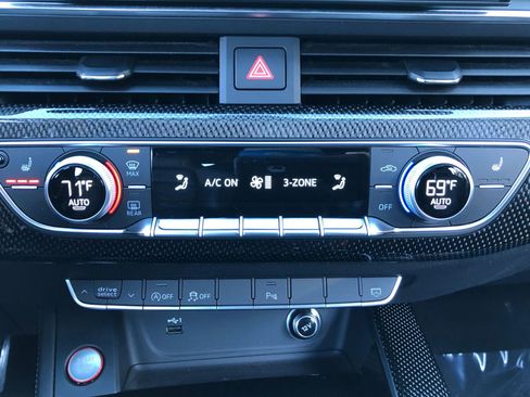 Used 2020 Audi S4 Premium Plus w/ Premium Plus Package image 28