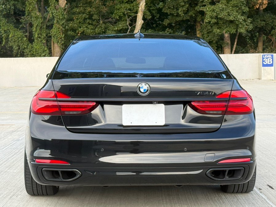 Used 2017 BMW 750i xDrive AWD/4WD image 4