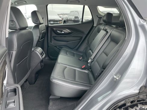 Used 2023 GMC Terrain SLT image 8