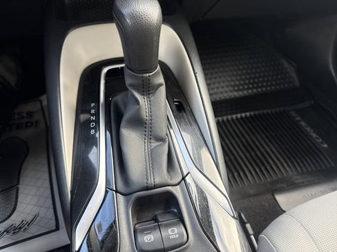 Used 2020 Toyota Corolla LE image 18