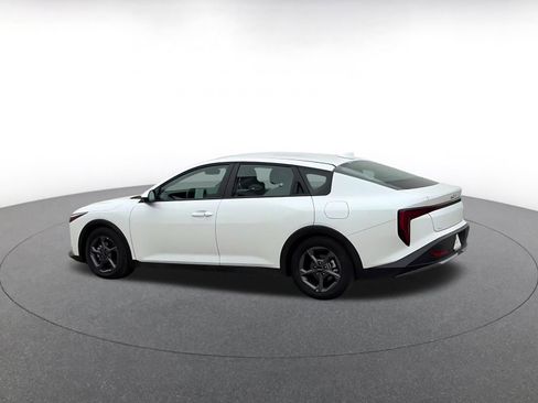 Used 2025 Kia K4 LXS image 10