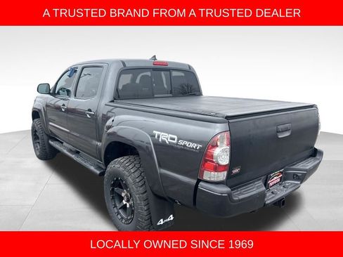 Used 2015 Toyota Tacoma 4x4 Double Cab w/ TRD Sport Package image 3