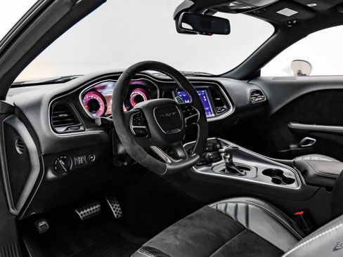 Used 2018 Dodge Challenger SRT Demon RWD image 2