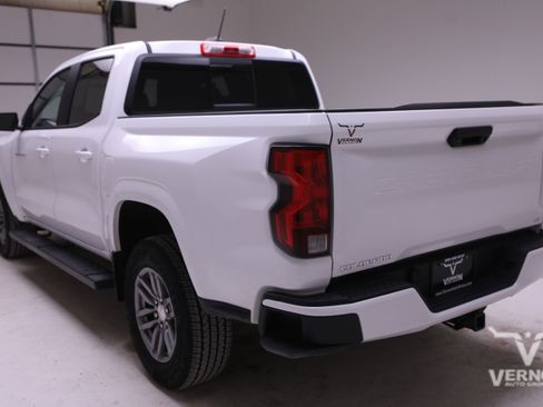 Used 2024 Chevrolet Colorado LT w/ LT Convenience Package image 3