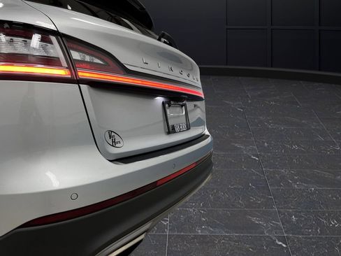 Used 2019 Lincoln Nautilus Reserve w/ Ultimate Package image 38