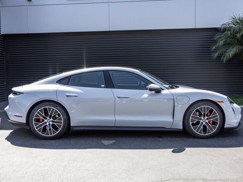 Certified 2023 Porsche Taycan 4S AWD/4WD image 8
