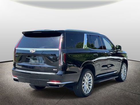 Used 2022 Cadillac Escalade Luxury AWD/4WD image 2