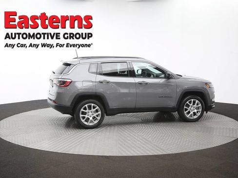 Used 2023 Jeep Compass Latitude AWD/4WD image 42