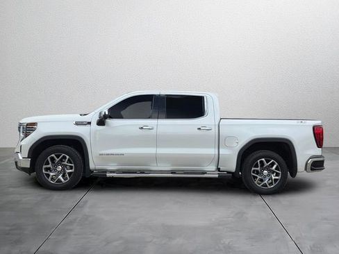 Used 2022 GMC Sierra 1500 SLT w/ SLT Premium Plus Package AWD/4WD image 2