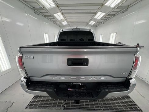 Used 2022 Toyota Tacoma TRD Off-Road image 6