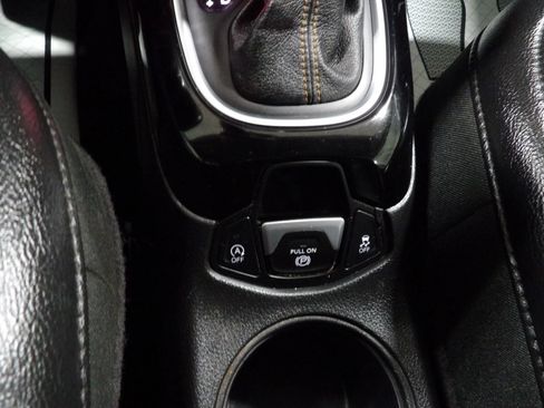 Used 2018 Jeep Compass Limited w/ Navigation Group FWD image 14