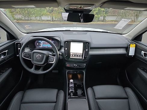 New 2026 Volvo XC40 B5 Plus w/ Protection Package Premier AWD/4WD image 5