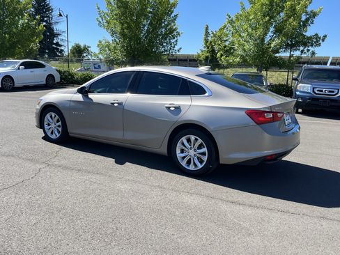 Used 2023 Chevrolet Malibu LT FWD image 3