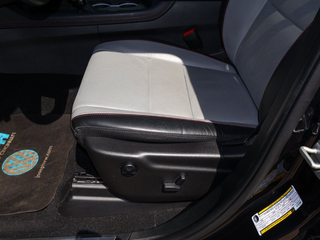 Used 2024 Dodge Durango R/T w/ Tow 'N Go Package AWD/4WD image 15