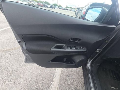 Used 2024 Nissan Kicks S FWD image 11