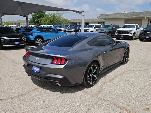 Used 2025 Ford Mustang Coupe image 8