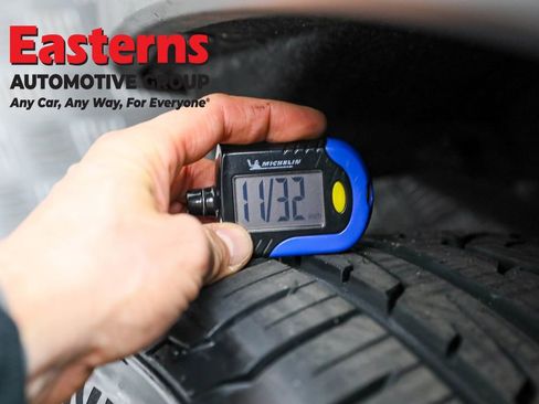 Used 2023 Jeep Grand Cherokee L Laredo image 31