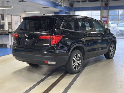Used 2017 Honda Pilot EX image 5
