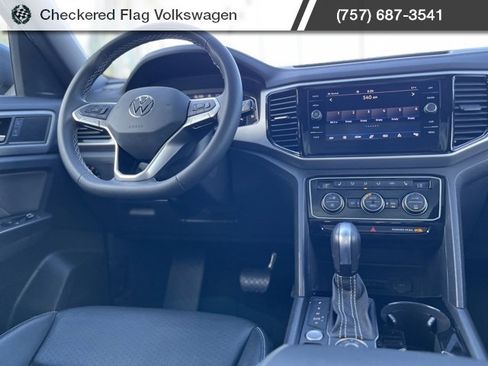 Used 2022 Volkswagen Atlas Cross Sport SE w/ Panoramic Sunroof Package image 30