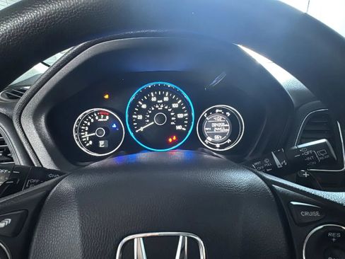 Used 2016 Honda HR-V EX image 11