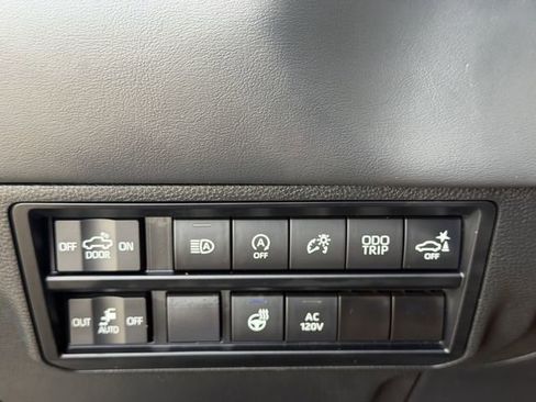 Used 2023 Toyota Tundra Platinum AWD/4WD image 21