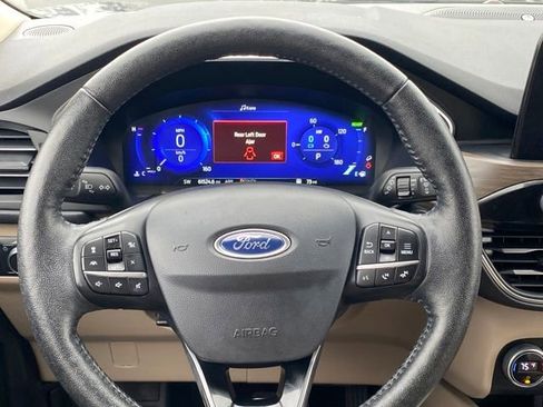 Used 2020 Ford Escape Titanium image 8