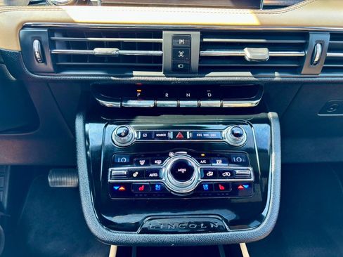 Used 2020 Lincoln Corsair Reserve w/ Equipment Group 201A AWD/4WD image 24