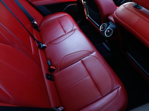 Used 2018 Alfa Romeo Stelvio AWD image 15