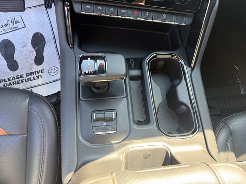Used 2023 GMC Sierra 1500 AT4 w/ Technology Package AWD/4WD image 14