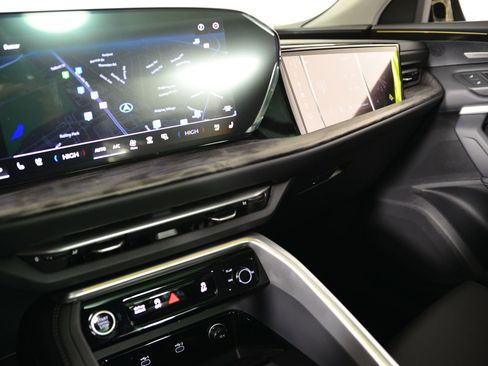 New 2025 Audi Q5 Prestige image 25