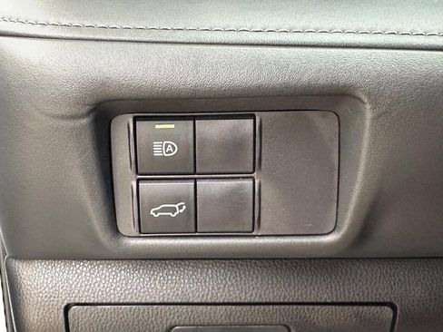 Used 2022 Toyota Highlander XLE AWD/4WD image 27