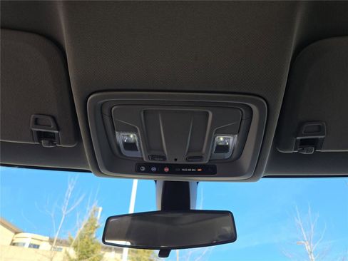 Used 2020 Chevrolet Silverado 1500 Custom w/ Custom Value Package image 25