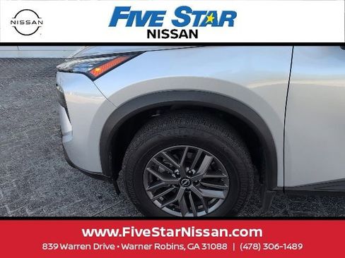Used 2024 Nissan Rogue S image 17