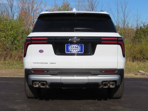 New 2026 Chevrolet Traverse LT w/ Enhanced Driving Package image 18