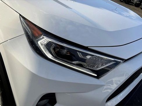 Used 2021 Toyota RAV4 AWD Hybrid image 31