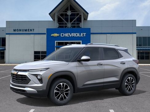 New 2026 Chevrolet TrailBlazer LT w/ Driver Confidence Package FWD image 2
