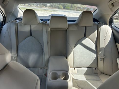 Used 2018 Toyota Camry LE image 13