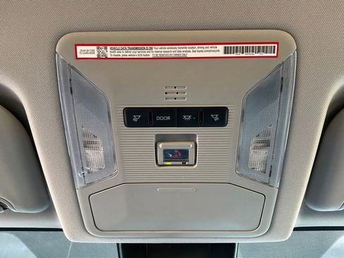 Used 2025 Toyota RAV4 LE AWD/4WD image 16