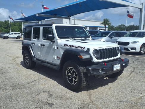 Used 2024 Jeep Wrangler Unlimited Rubicon AWD/4WD image 20