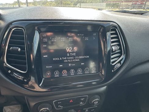 Used 2021 Jeep Compass Limited FWD image 12