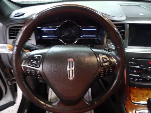 Used 2013 Lincoln MKS AWD image 17