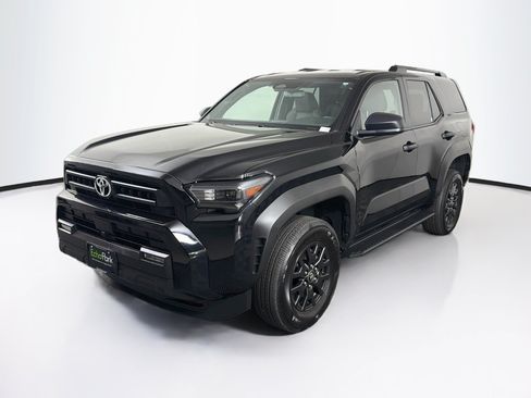 Used 2025 Toyota 4Runner SR5 AWD/4WD image 3