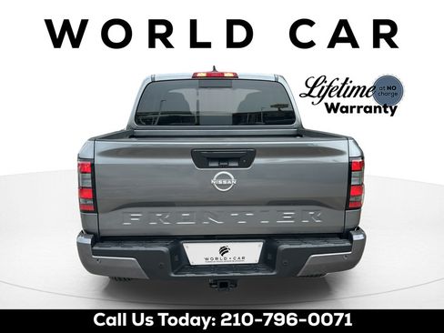 Used 2025 Nissan Frontier SV w/ SV Convenience Package RWD image 4