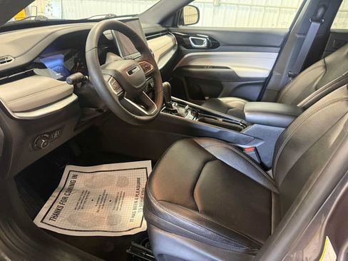 Used 2024 Jeep Compass Limited w/ Sun and Sound Group AWD/4WD image 19