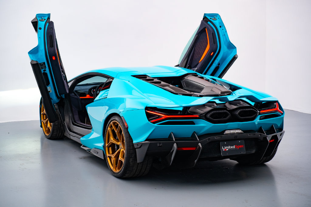 Used 2024 Lamborghini Revuelto AWD/4WD image 39