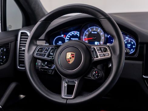 Used 2023 Porsche Cayenne Turbo AWD/4WD image 12