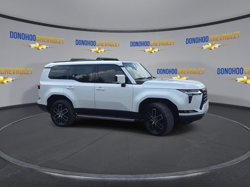 Used 2026 Lexus GX 550 w/ Accessory Package (2T) AWD/4WD image 5