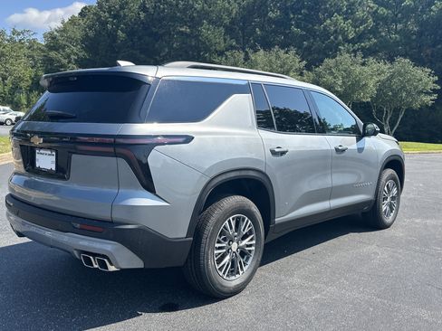 New 2026 Chevrolet Traverse LT w/ Driver Confidence Package image 5