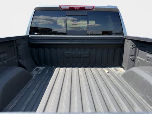Used 2025 GMC Sierra 1500 AT4 w/ Technology Package AWD/4WD image 24